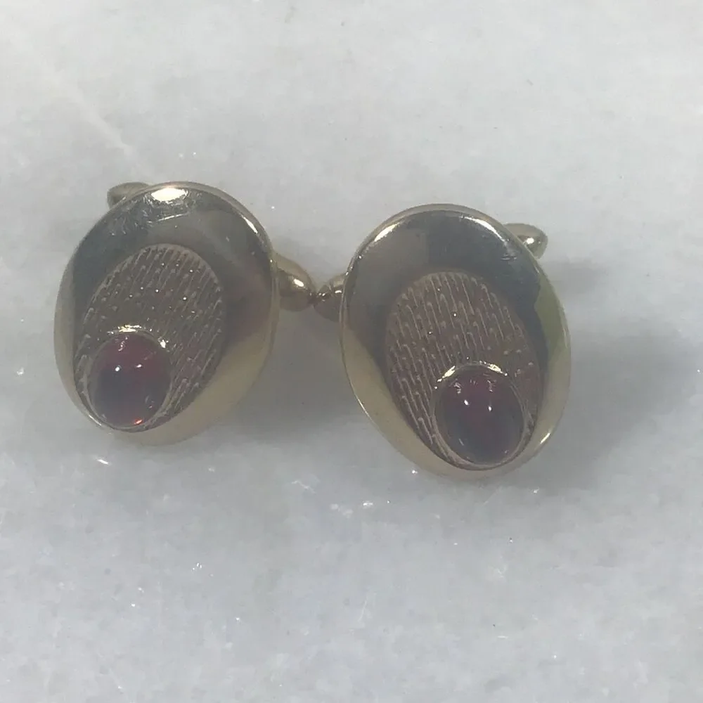 Vintage Swank Gold Tone Oval Red Cabochon Ribbed Center Textured Cufflinks